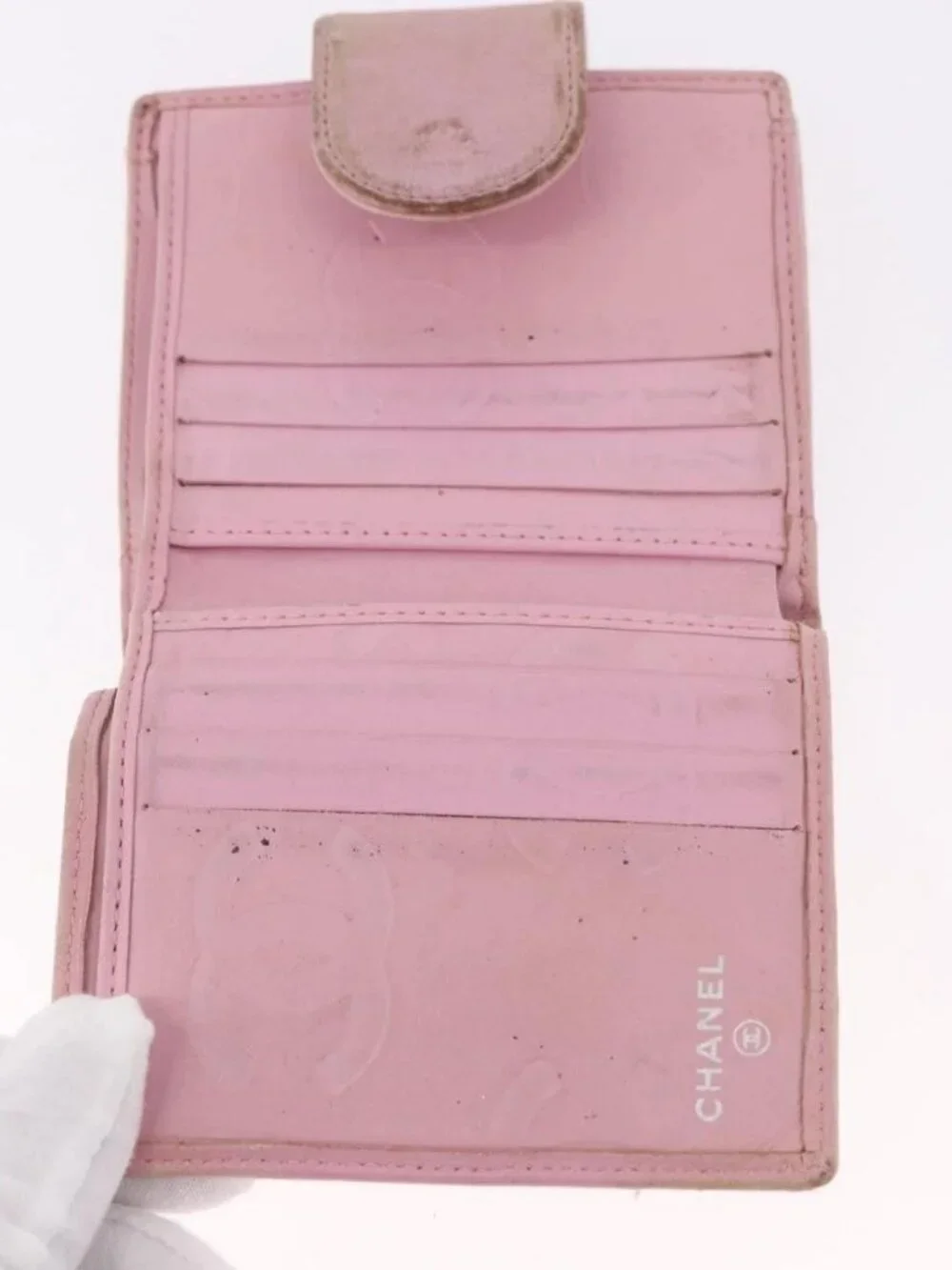 CHANEL brand	chanel color	pink